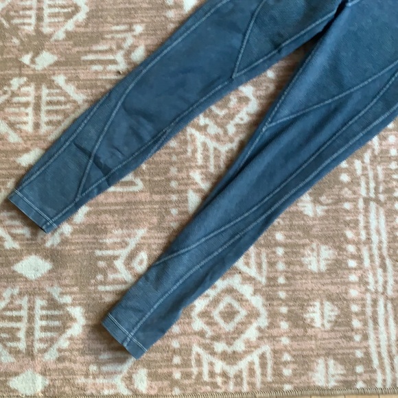 Lululemon Wunder Under HR Tight 28" Rib sz 6 - Picture 5 of 10